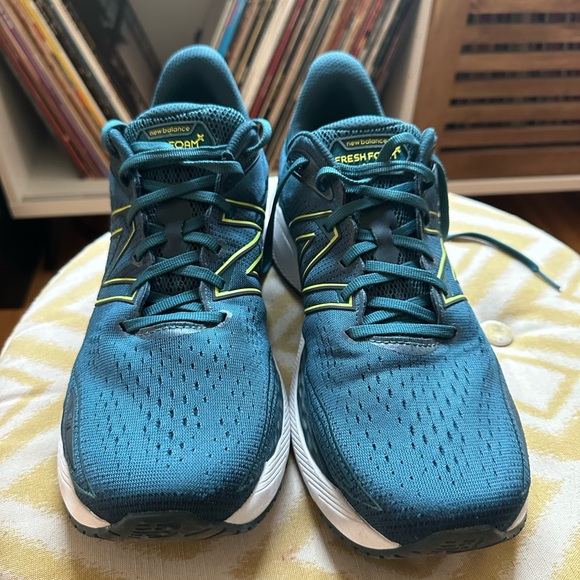 New Balance Teal Running Shoes - Picture 2 of 6